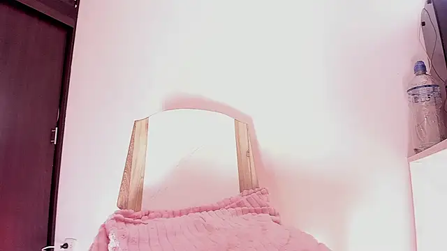 DAHLIA BROWNIE online show from October 2, 6:29 am