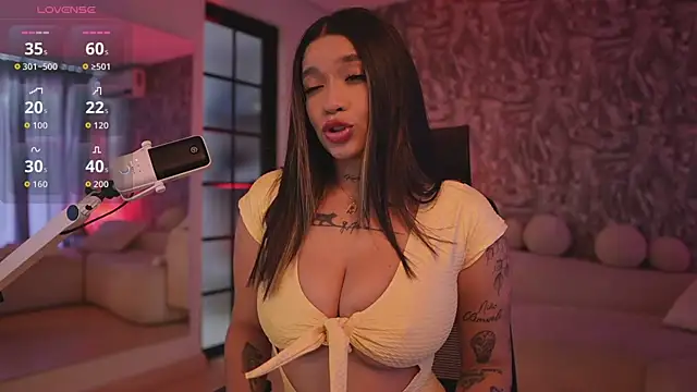 HannahW  online show from September 10, 7:25 pm