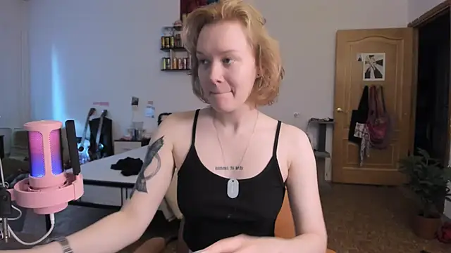 evathority online show from April 8, 3:14 pm