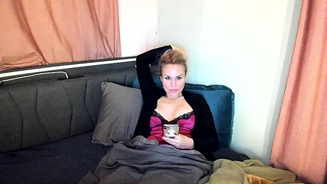 Radmila Queen  online show from October 13, 10:34 pm