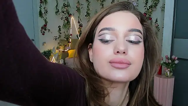 MiracleCurly online show from February 3, 4:01 pm