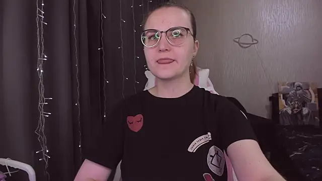 MissBrightShine online show from December 19, 12:19 pm