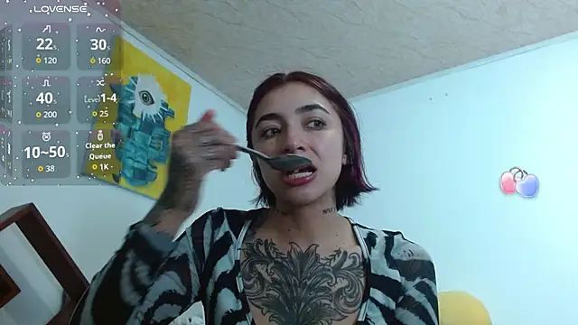 ZoeBakers  online show from October 2, 3:55 am