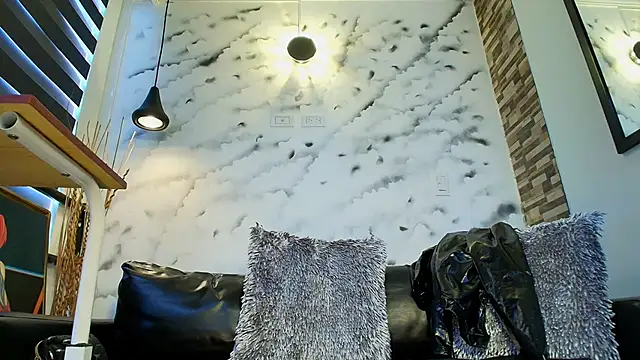 Sophie LittleS online show from October 9, 1:15 pm