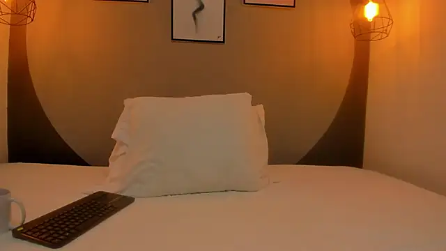 sarita duque online show from February 8, 1:04 pm