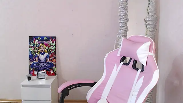 miaacatt online show from October 5, 10:09 am