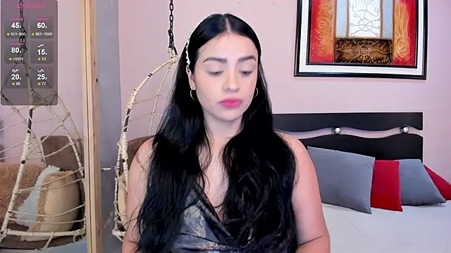 Paula Desousa online show from November 6, 7:31 pm