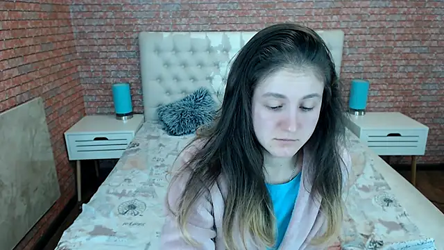 Holliy Cooper online show from November 14, 10:04 am