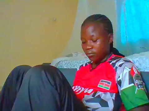 prettychic5 online show from April 21, 5:47 am