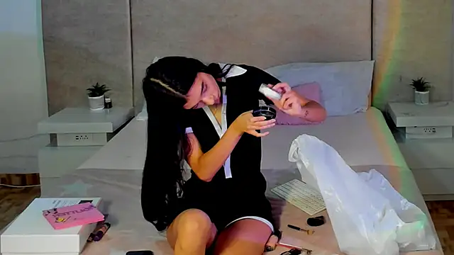 katt pelaez online show from October 14, 5:37 pm