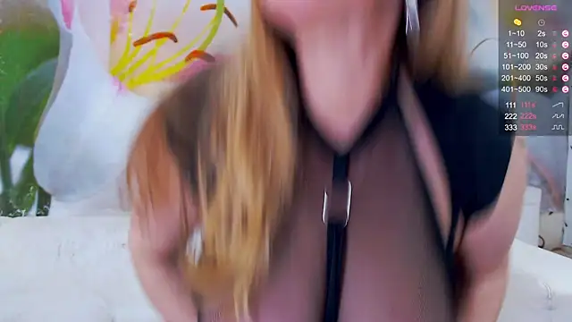 Lilly Diaz online show from March 27, 8:26 am