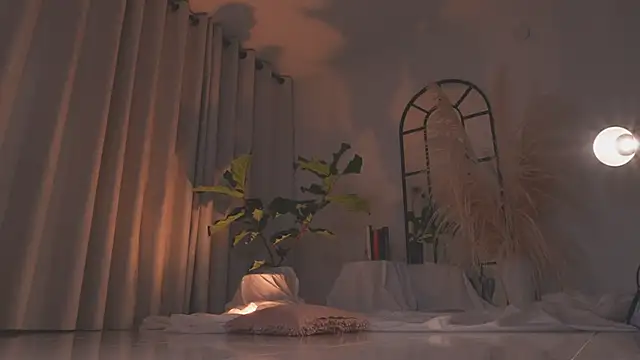 AmyArmstrong online show from September 15, 1:47 am