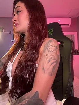 DaniDusan  online show from February 6, 9:18 pm