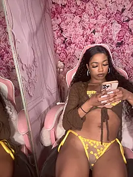 mismialove online show from April 17, 11:45 am